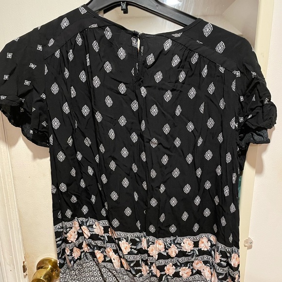 Floral Pattern Top - Picture 4 of 4